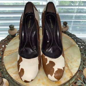 BCBGMAXAZRIA cow print calf hair rounded toe stiletto heels Size 9